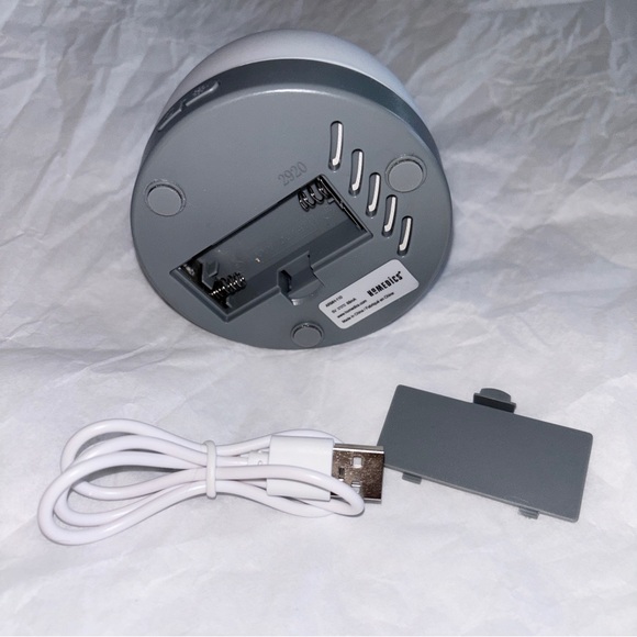 Electric Diffuser With LED Night Light - Picture 5 of 5